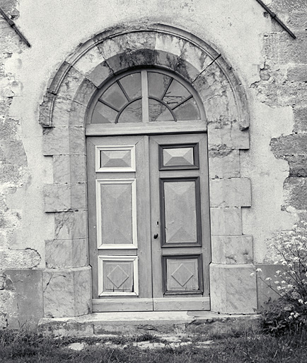 Porte d'entrée.