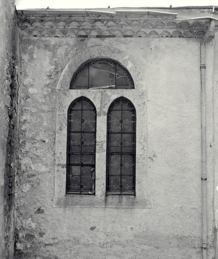 La fenêtre de la chapelle de la Vierge. Vue extérieure.