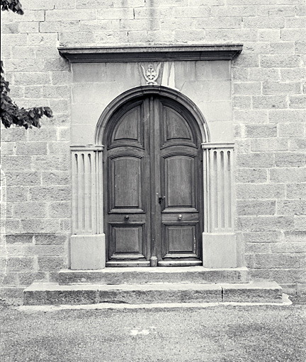 La porte d'entrée.