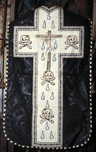 Chasuble (ornement noir). Revers.