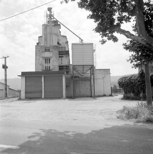 Elévation principale ouest.
