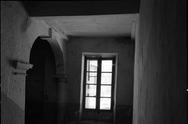 Escalier, premier repos.