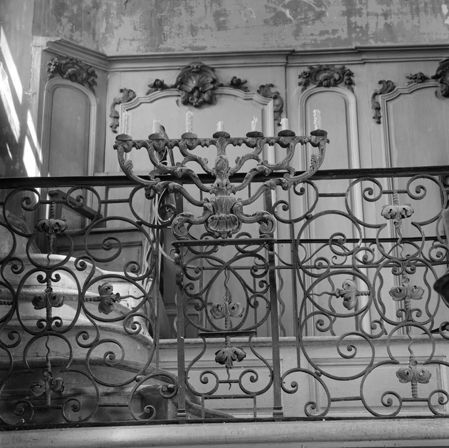 Pilastre et chandelier côté sud.