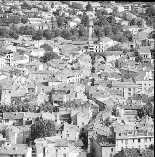 Centre-ville, vue prise de la colline Saint-Jacques.