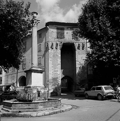 Porte de ville dite porte Aiguière
