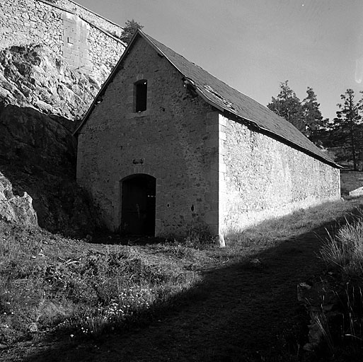 Fort Bas. Bâtiment C (magasin du génie). Vue prise du nord.