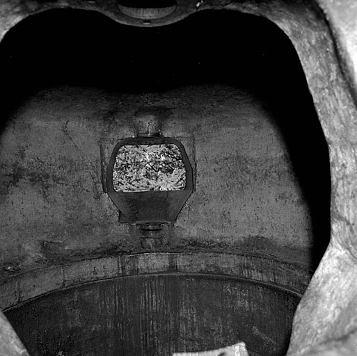 Groupe du col de l'Echelle. Ouvrage 971-972. Cloche cuirassée. Vue intérieure.