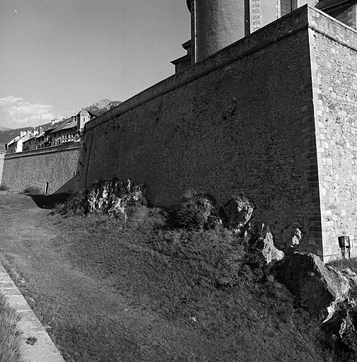 Enceinte de ville. Bastion 18 et courtine 18-17.