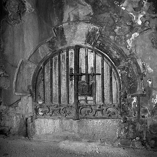 Front ouest. Porte d'Embrun. Entrée du passage menant au bastion 45 de la fausse braie.