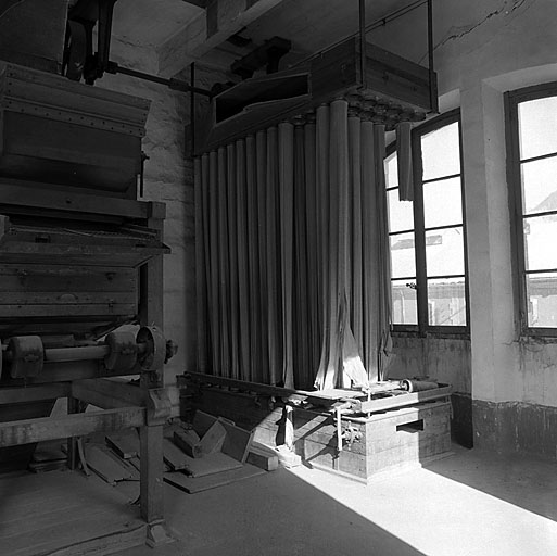 Bâtiment 010. Premier étage. Local 01. Ancienne machine à grains.