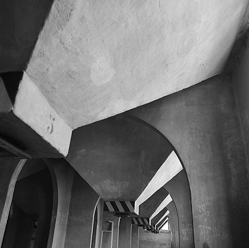 Sous-sol. Trémies inférieures des silos à grains.