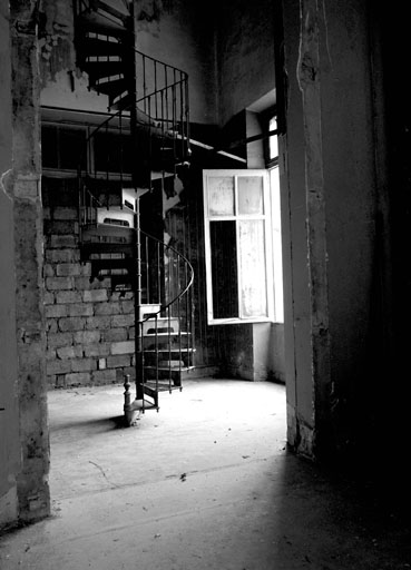 Etage. escalier secondaire.