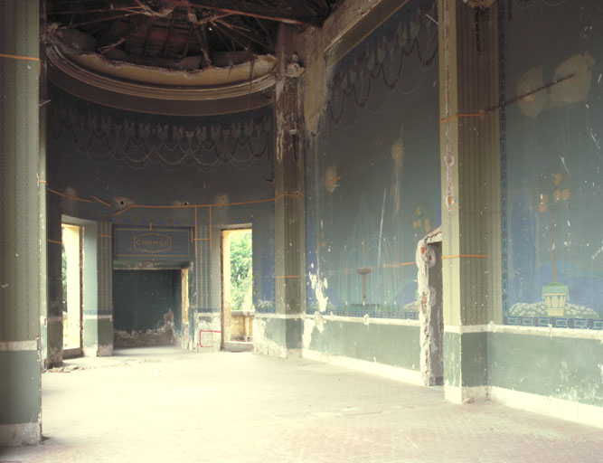 Rez-de-chaussée surélevé. Aile ouest. Salle de baccara. Vue d'ensemble du sud au nord.