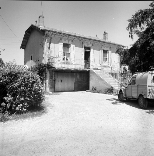 Avenue Louis Piquet. Section BY, parcelle 346. Façade antérieure sud.