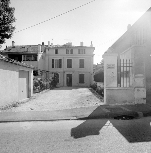 Avenue de Stalingrad. Section CE, parcelle 237. Elévation antérieure ouest.