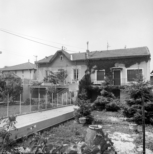 Impasse Charles Gounod. Section CM, parcelles 63-65. Façades sud-est sur jardin.