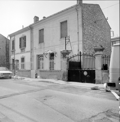Rue Pomme d'Or. Section CM, parcelles 72-73. Elévations antérieures sud-est.