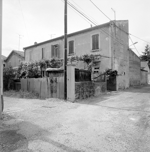 Avenue de Provence. Section CI, parcelles 422-424. Vue de volume prise de l'ouest.