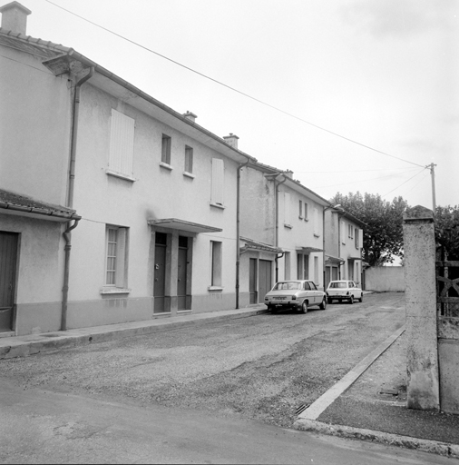 Rue Honoré de Balzac. Section CI, parcelles 24-26. Elévations nord-ouest sur rue.