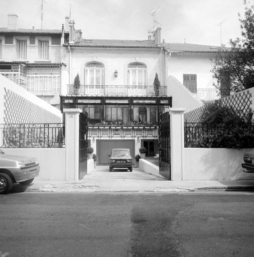 Rue du docteur Augustin Montagnier. Section CK, parcelle 348. Façade postérieure sud sur jardin.
