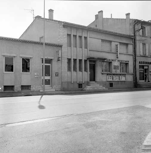 Avenue de Verdun. Section CE, parcelle 4. Vue de volume et façade antérieure ouest.