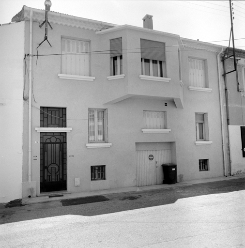 Rue Véran Ferland. Section CM, parcelle 83. Elévation antérieure ouest.