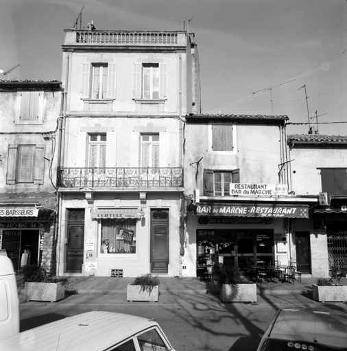 Elévation antérieure sud.