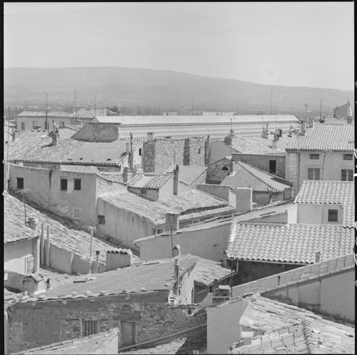 Verrière, vue prise depuis la Porte d'Orange.