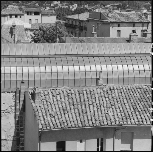 Vue rapprochée de la couverture, vue prise depuis la Porte d'Orange.