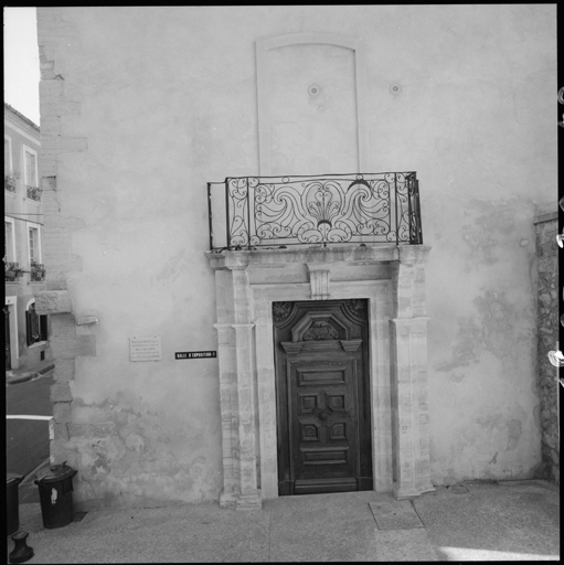 Portail remonté à l'hôpital de la Charité.