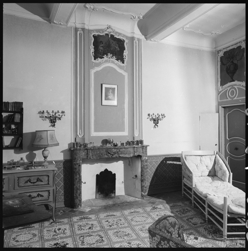 Deuxième étage, chambre à alcôve B, panneau cheminée.
