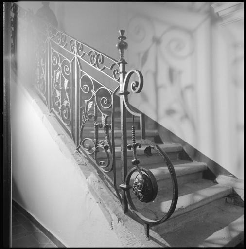 Départ de la rampe d'escalier.