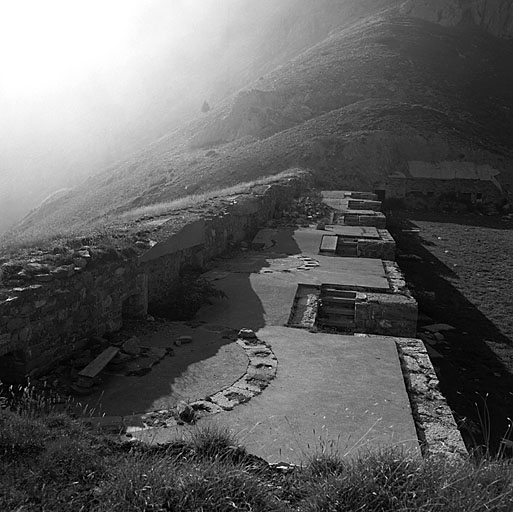 Ancienne batterie haute. Position de pièces enfilant la trouée du Mont Genèvre.