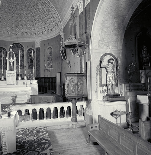 Eglise Saint-Jean-Baptiste. Choeur. Vue partielle oblique prise de la nef.