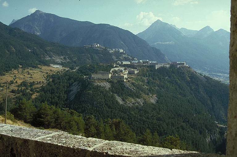 Vue d'ensemble depuis le bastion 3 des Salettes.