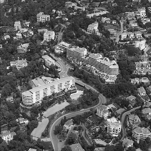 L'immeuble. Vue aérienne prise du sud.