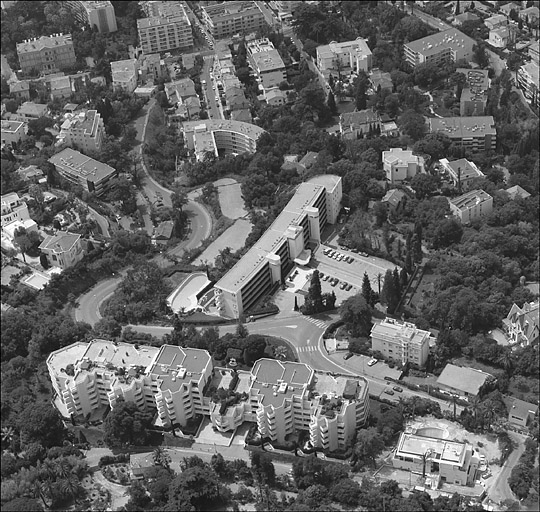 L'immeuble. Vue aérienne prise du nord-est.