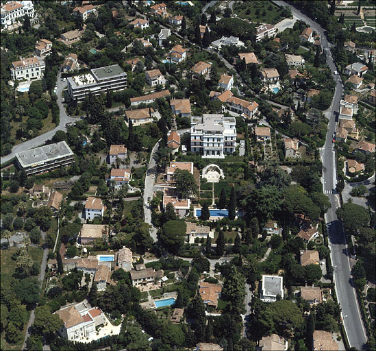 Vue aérienne prise de l'ouest.