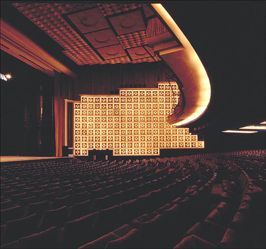 Cinéma ; palais des festivals Croisette, actuellement Hôtel Noga Hilton