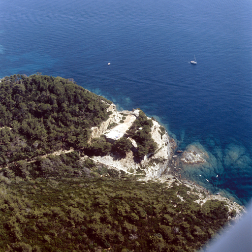 Vue aérienne prise du sud.