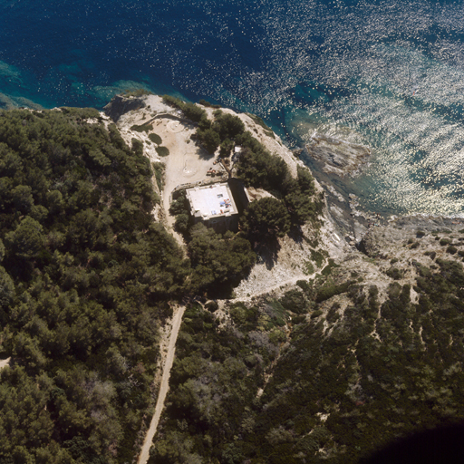 Vue aérienne prise du sud-ouest.