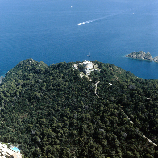 Vue aérienne prise du sud.