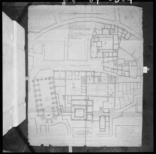 Plan géométral pris sur le rez-de-chaussée de l'enceinte de la place de la ci-devant évêché.