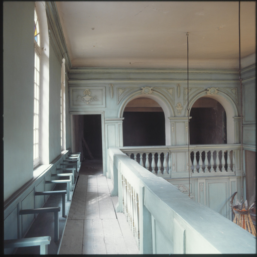 Salle de prière. Vue depuis la tribune sud-est vers la tribune sud-ouest.