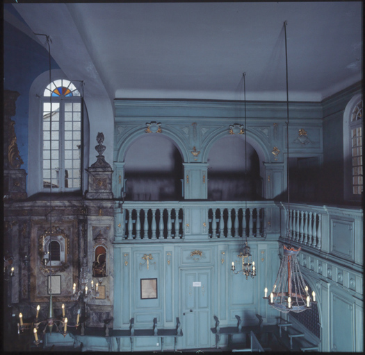 Salle de prière. Vue de l'angle sud-est, depuis la tribune ouest.