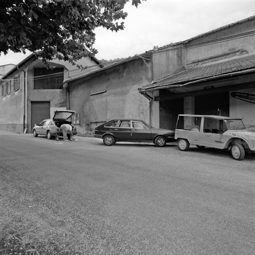 Volume partiel et centre de l'élévation est vus du nord-est.