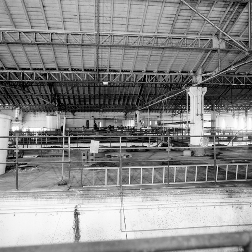 Intérieur. Charpente métallique.