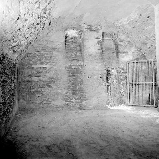 Vue intérieure des casemates sous le château.