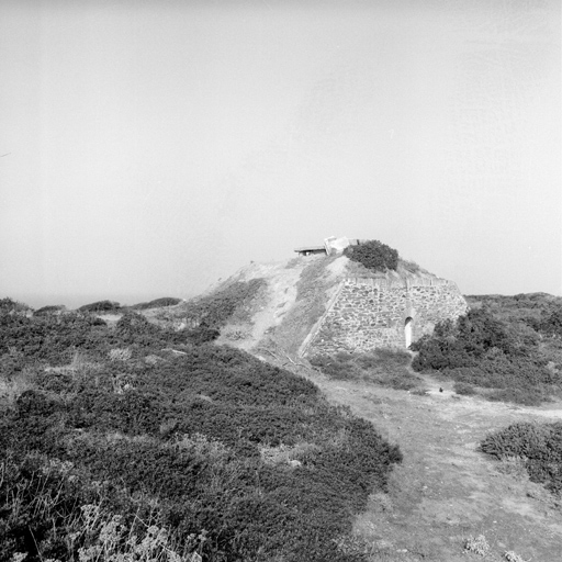 Banquette, parapet et traverse.