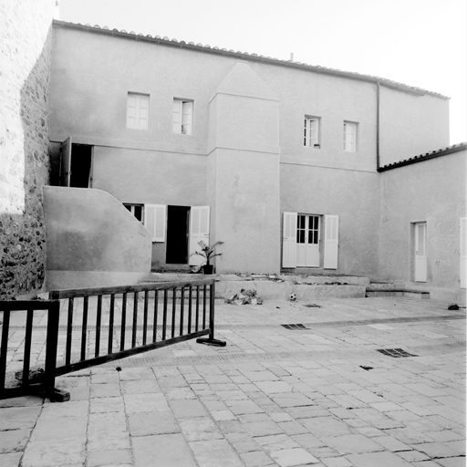 Cour centrale. Corps de bâtiment sud.